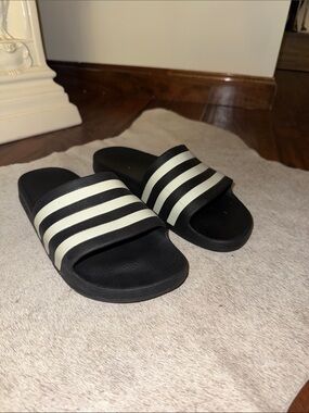 Black And White Adidas Slides Men’s Size 8